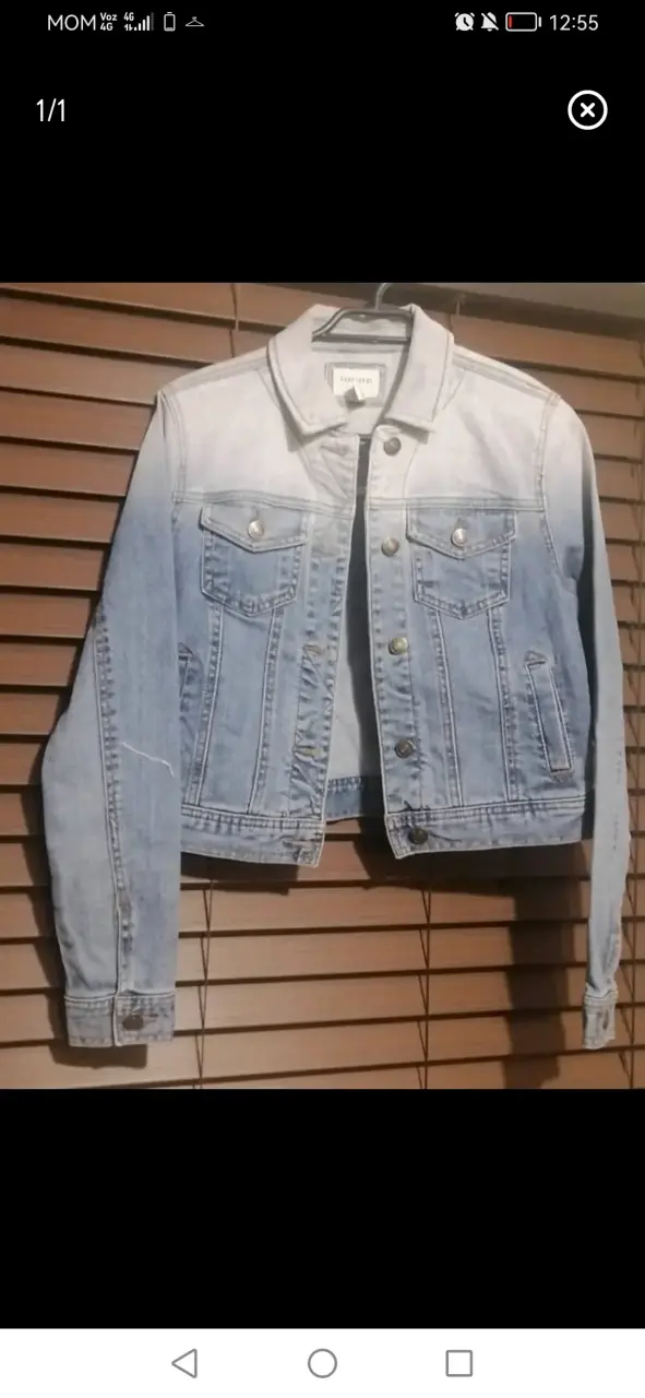 Chaqueta de mezclilla desteñida