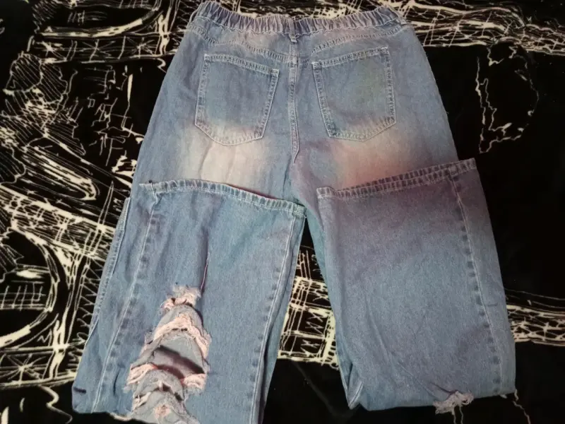 pantalon de mezclilla desgastados - 2