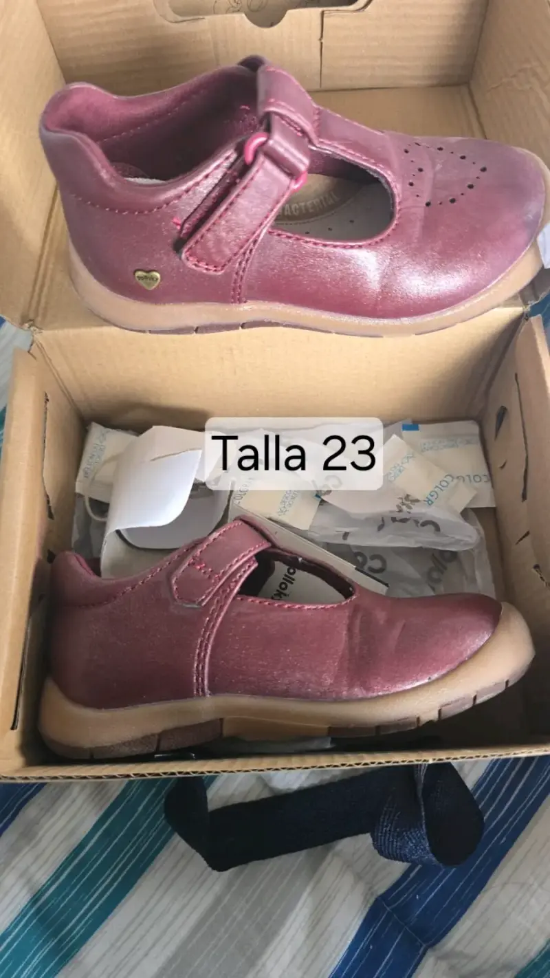 Zapatos de niña burdeos talla 23