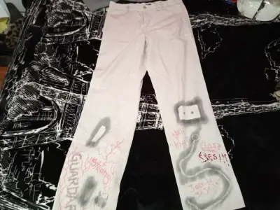 Pantalones blancos customizados - miniatura 1
