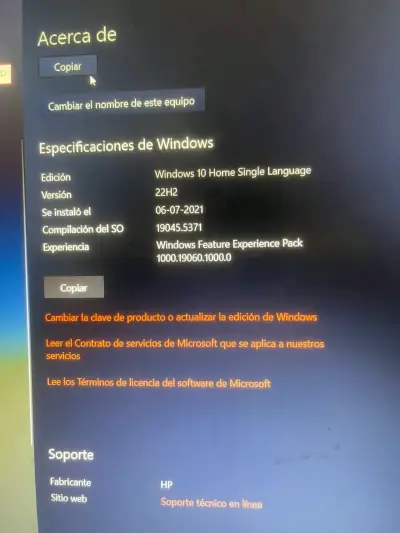 Computadora todo en uno blanca - miniatura 2