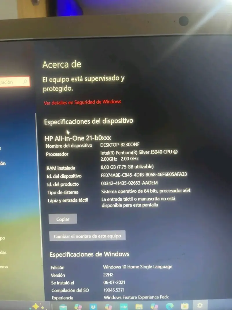 Computadora todo en uno blanca - 4