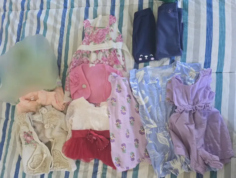 Vestidos y enteritos infantiles surtidos - 2