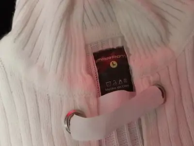 Suéter blanco con detalle de aros - miniatura 2