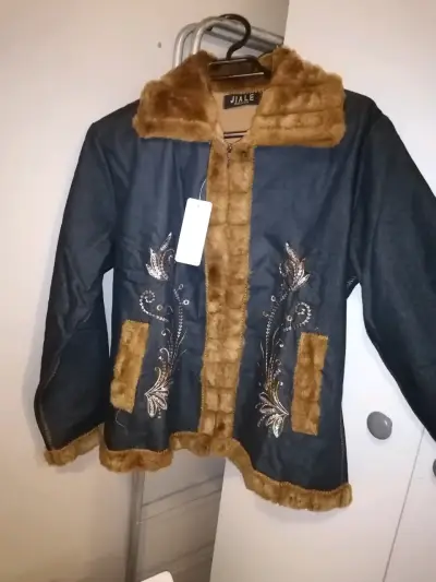 Chaqueta de mezclilla con bordados - miniatura 1