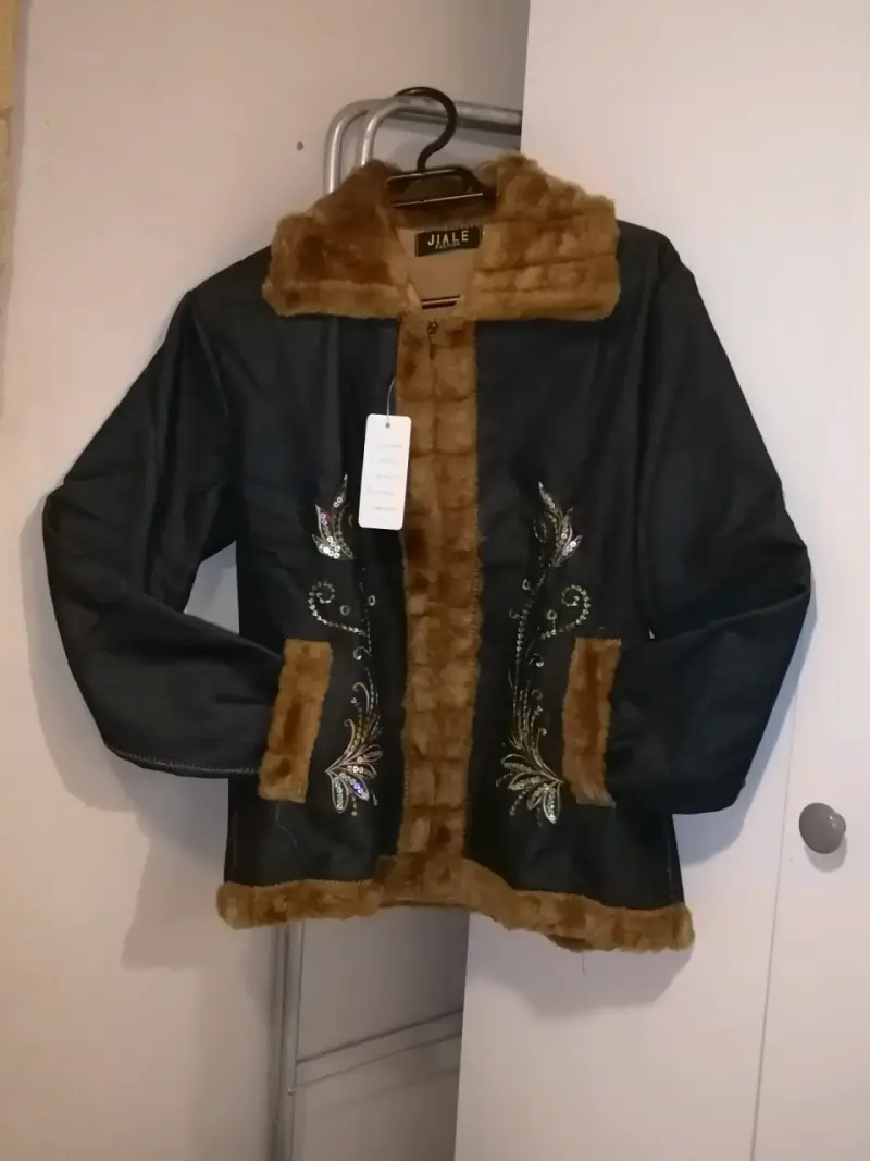Chaqueta de mezclilla con bordados - 2