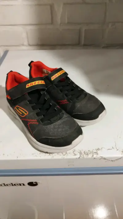 Zapatillas deportivas negras Skechers - miniatura 2
