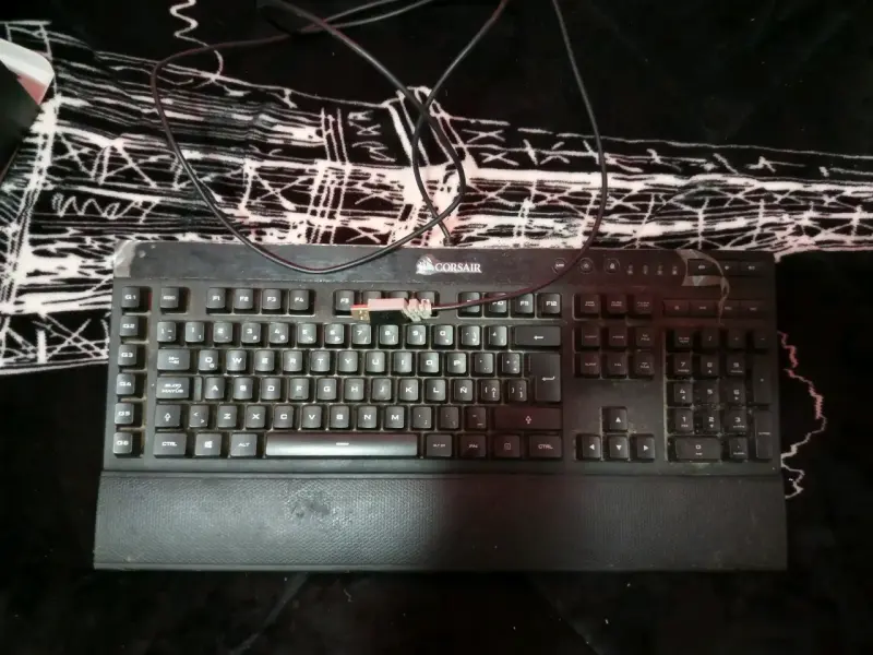 Teclado Corsair gaming - 1