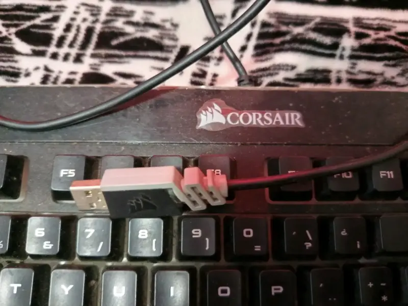 Teclado Corsair gaming - 2
