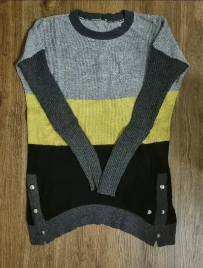 Sweater de rayas gris y amarillo - miniatura 1