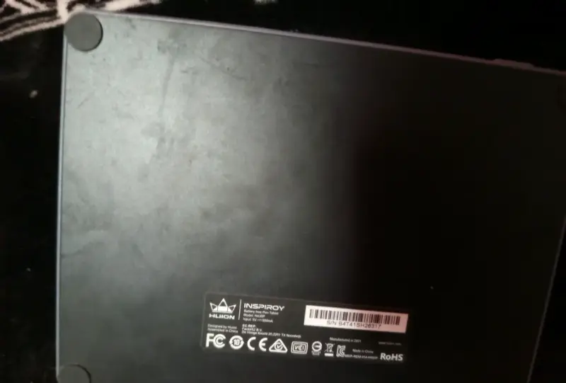 Tablet gráfica Huion negra - 2