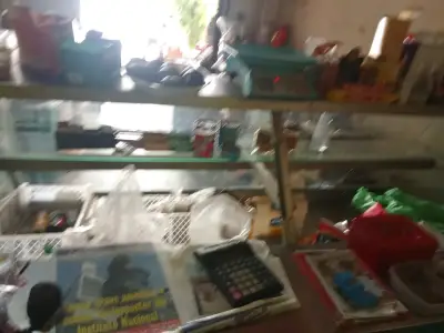 Mostrador de vidrio para tienda - miniatura 4