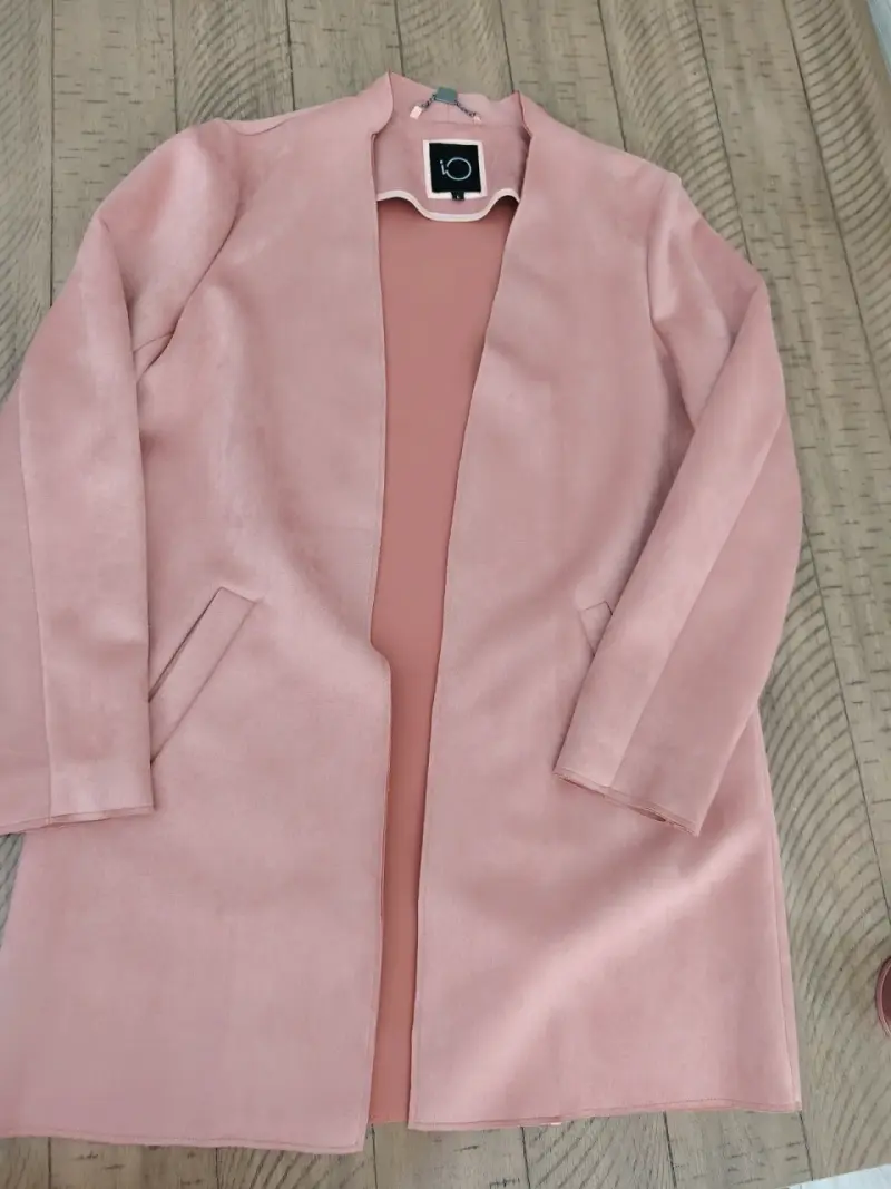 Abrigo rosado elegante
