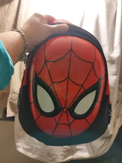 Mochila infantil de superhéroe - miniatura 2