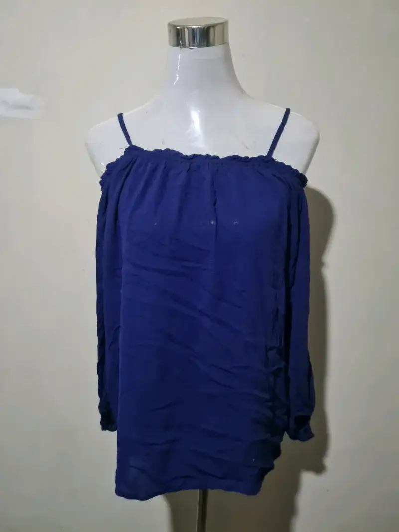 Blusa azul con tirantes - 1