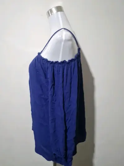 Blusa azul con tirantes - miniatura 3
