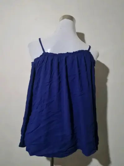 Blusa azul con tirantes - miniatura 4