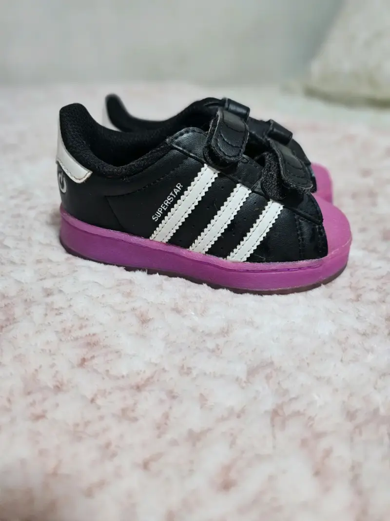 Zapatillas Adidas negras y moradas - 3