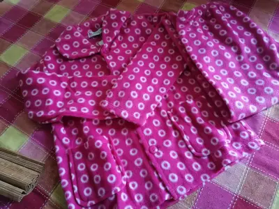 Pijama fucsia polar niña talla 4 - miniatura 1