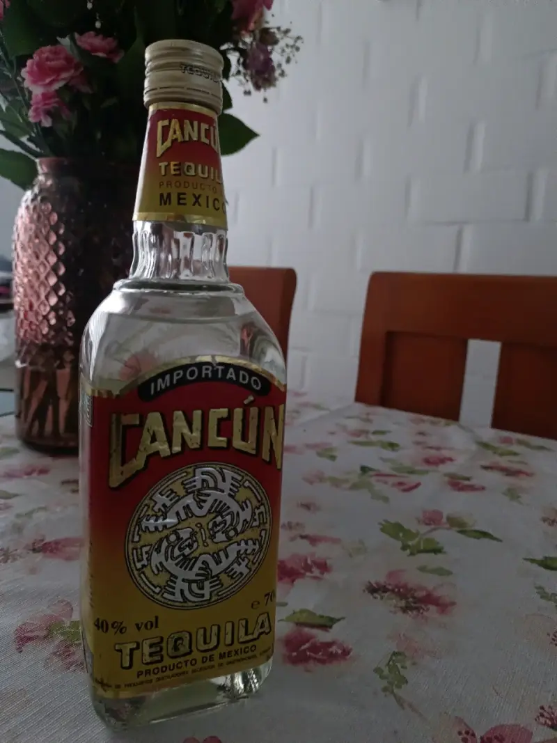 Botella de tequila Cancún - 1