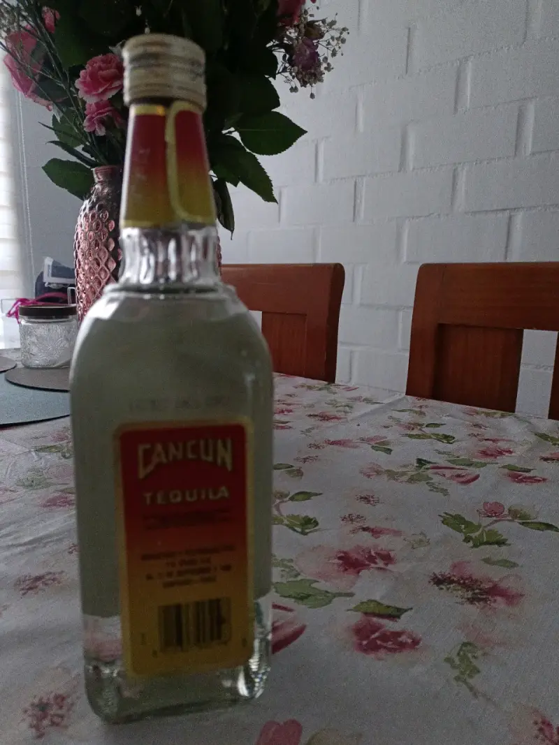 Botella de tequila Cancún - 2