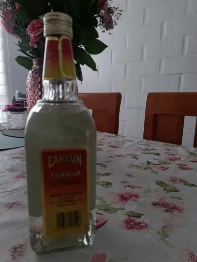 Botella de tequila Cancún - miniatura 2