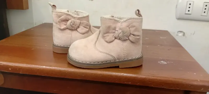 Botas para bebé rosadas con lazo - 1