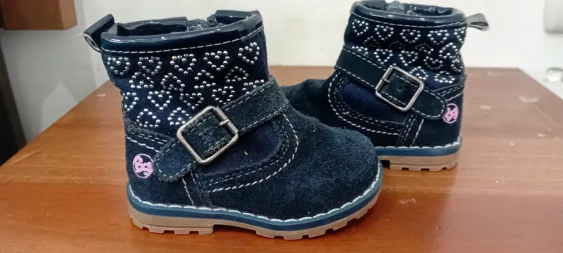 Botas para bebé rosadas con lazo - 2
