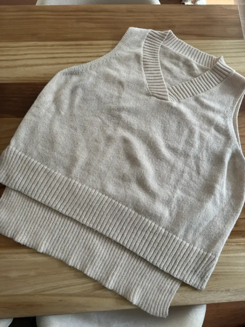 Chaleco sin mangas beige