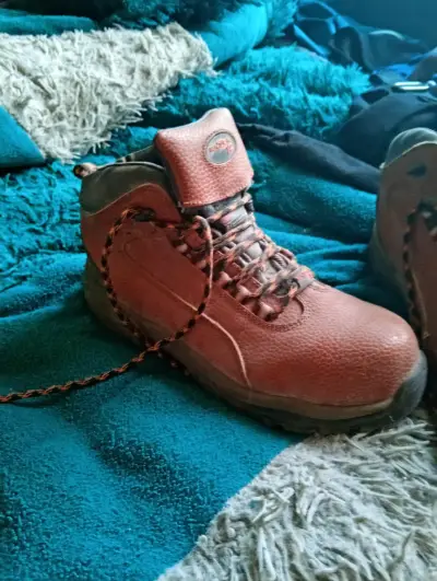 Botas de trekking marrones - miniatura 1