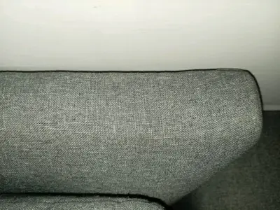Sofá seccional gris - miniatura 3
