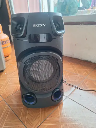 Parlante Sony de alta potencia - miniatura 1