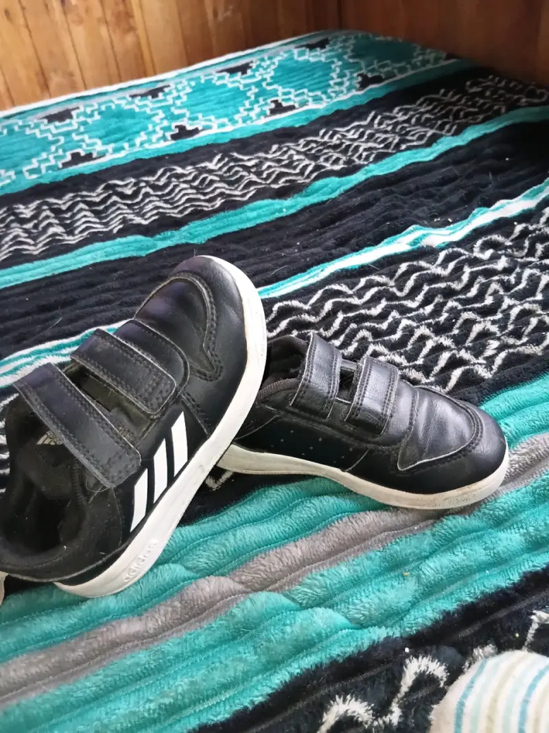Zapatillas negras Adidas para niño numero 25 - 3