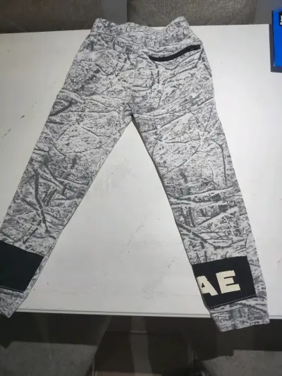Pantalones deportivos grises estampados talla xs - miniatura 2