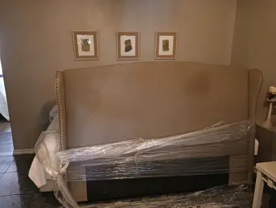 Respaldo de cama tapizado beige - miniatura 2