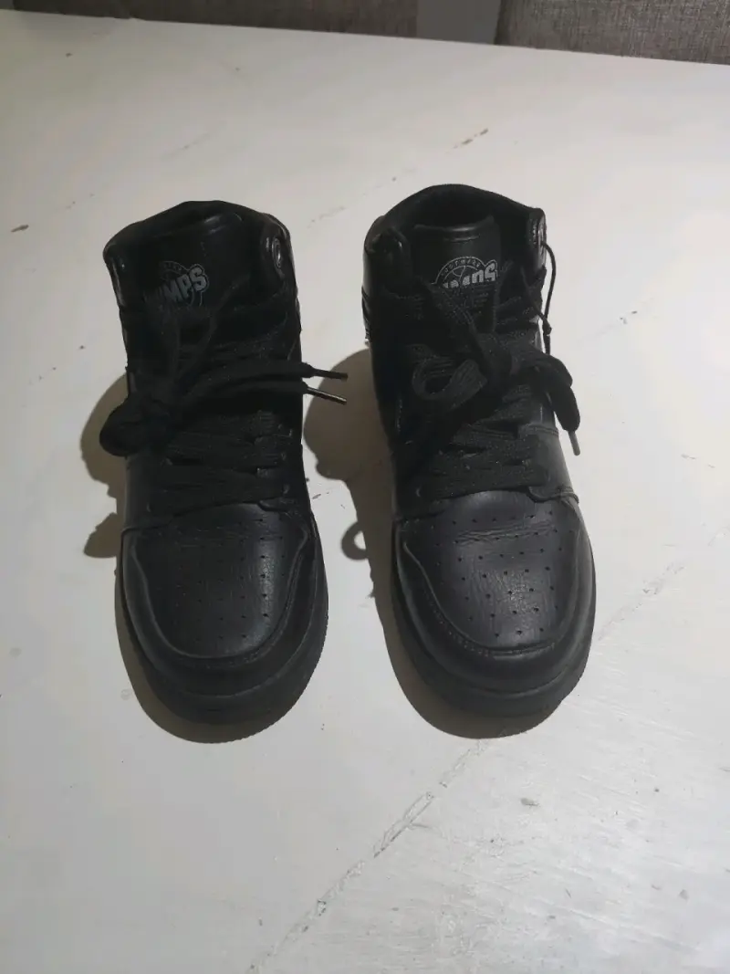 Zapatillas negras deportivas - 2