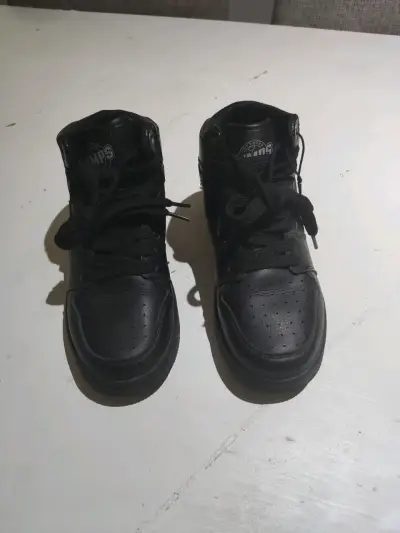 Zapatillas negras deportivas - miniatura 2