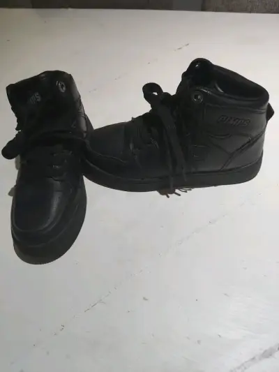 Zapatillas negras deportivas - miniatura 3
