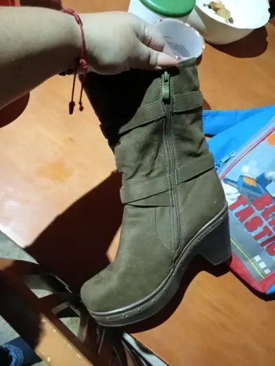 Botas marrones de taco alto - miniatura 1