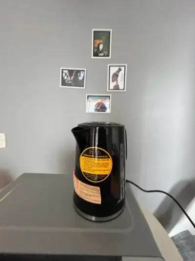 Hervidor eléctrico negro - miniatura 2