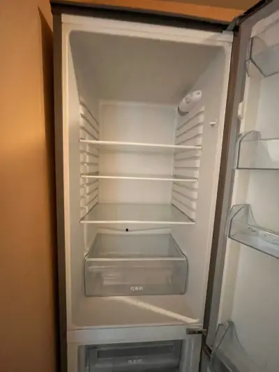 Refrigerador Daewoo plateado - miniatura 4