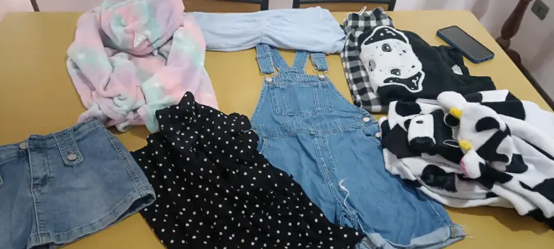 Jumper de mezclilla, y resto de ropa 7 piezas