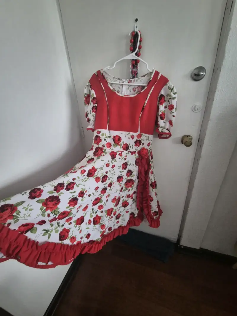 Vestido floreado rojo y blanco - 4