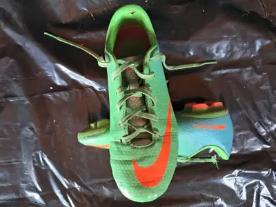 Zapatos de fútbol N°35 - miniatura 2