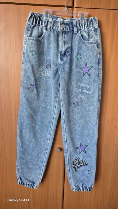 Jeans bordados con estrellas - miniatura 1