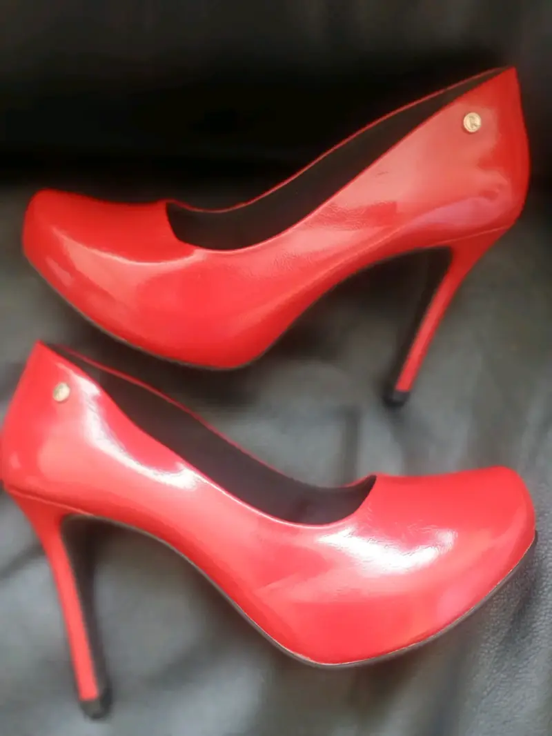 Zapato de tacón rojo - 5