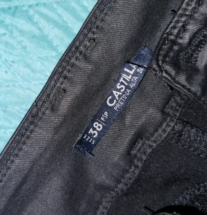Pantalón negro de cuero sintético - 2
