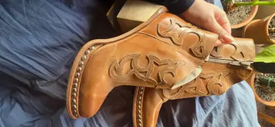 Botines de cuero camel con tacón - miniatura 2