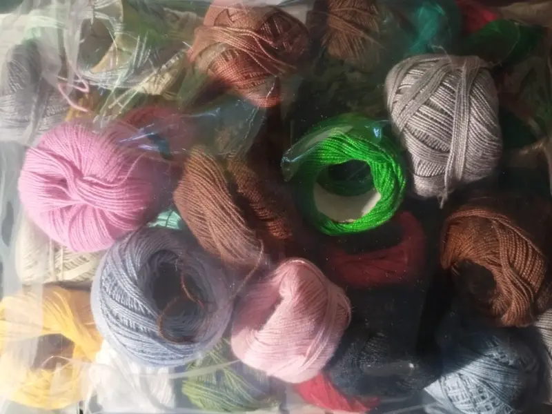 Lote de hilos para tejer