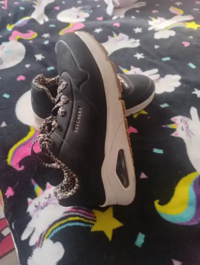 Zapatillas Skechers con diseño leopardo - miniatura 2
